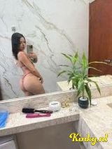 Serena - First time in the city, his perfect girlfriend.