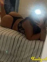 Dea - Sexy bombshell