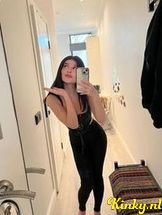 vicky-virtual-sex-via-kinky-691743dbaef88e0013c9c7a2