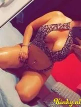 roxi-escort-via-kinky-69185e910e66ef00137b6fb0