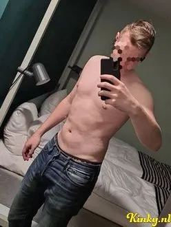 dennis-escort-via-kinky-691e1271c0682f0013e04246