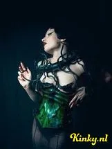 moir-bdsm-via-kinky-6929f7c34f89120013ba105f