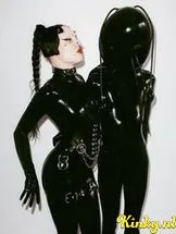 moir-bdsm-via-kinky-691cdc88c0682f0013e03edb