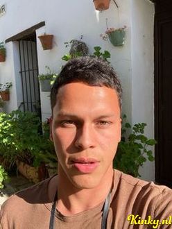 alex-escort-via-kinky-691da9cd96de7800138376c1