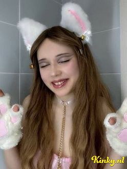 bella-virtual-sex-via-kinky-692ed7b97550210014c57cf5