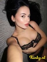 nati-virtual-sex-via-kinky-694ad5d914b4e4001375afb0