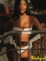 xiara-escort-via-kinky-69206d61c0682f0013e045c3