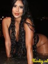 Nia - brunette newly arrived