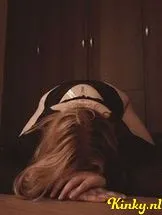 rosie-bdsm-via-kinky-692095d7f65b7000139341f3