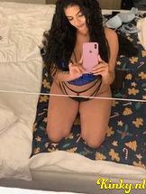 selena-prive-ontvangst-via-kinky-692884740df260001251917d