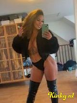 Danna - Brazilian party girl