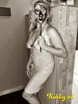 annabella-erotische-massage-via-kinky-633454d25bf33e00125ed407