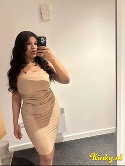 candy-erotische-massage-via-kinky-692d9c33e398ed001320e0aa