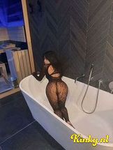 chloey-prive-ontvangst-via-kinky-698909238e332b00136754be