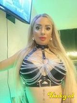 Alessia - Hot blonde real kissing & girlfriend experience