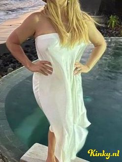 kira-erotische-massage-via-kinky-69333bac63431a0013b26a1d