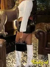 karina-erotische-massage-via-kinky-69398faa6578fb0013939d76