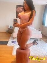 Naomi - The best big & Natural Booty you'll ever see