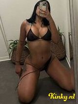 Sabrina - Sexy Brunette