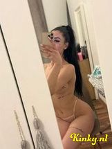 roxandra-escort-via-kinky-693b35b19b028e0014b57984