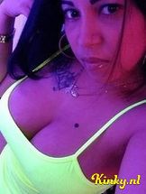 lesly-erotische-massage-via-kinky-6941a329913944001278ab61