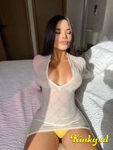 Luna - Explosive brunette