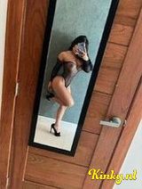 Khloee - The Hottes Brunette