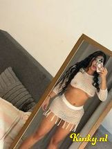 briana-erotische-massage-via-kinky-695f8cb7d617f0001318d455