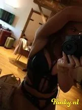 nina-virtual-sex-via-kinky-6964ae4cbe88c300149a8686