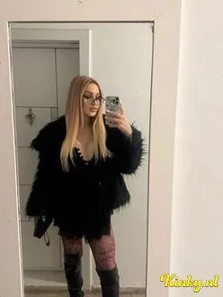 lina-escort-via-kinky-694f499ac29d42001343fbaa