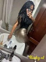 loli-erotische-massage-via-kinky-694b3179d617f0001318c7d6