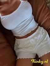 lina-erotische-massage-via-kinky-6967af8f2ec2c000132be822