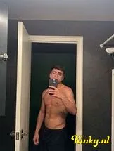 guilherme-escort-via-kinky-69458c0848771600131638a0