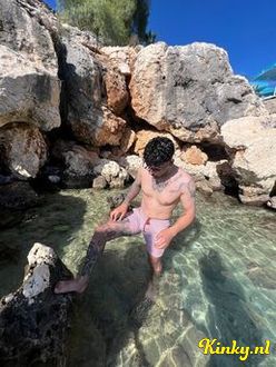 denis-escort-via-kinky-69499089194ec600140fce2b