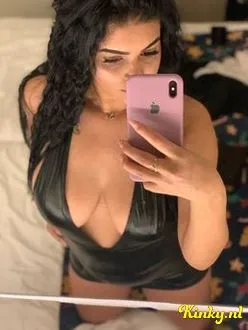 selena-prive-ontvangst-via-kinky-69595e6fd617f0001318cfb8