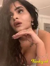 selena-prive-ontvangst-via-kinky-69595e6f34f21f0013e4ae53