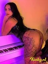 luiza-bdsm-via-kinky-696e8710be88c300149a8f96