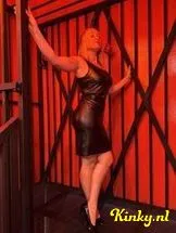 meesteres-noir-virtual-sex-via-kinky-695ad69cb6564e00135efc16