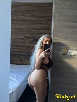 julia-escort-via-kinky-695c2aee34f21f0013e4b002