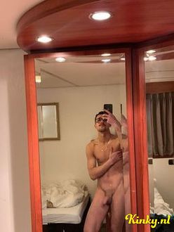 aslan-escort-via-kinky-695c1531380ca90013f03c7b