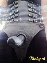 meesteres-desade-bdsm-via-kinky-698ddb8d7bf4300013d42e92