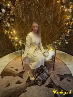 meesteres-desade-bdsm-via-kinky-69610e24bce2af0014645ab7