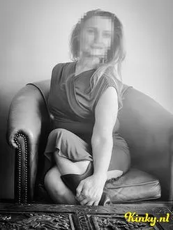 meesteres-desade-bdsm-via-kinky-698ddb46e7b5fb0013e92658