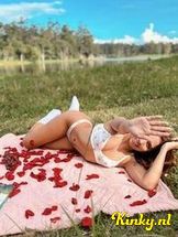 sofia-virtual-sex-via-kinky-6993557bd7518a00137f77b8