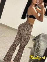 violet-erotische-massage-via-kinky-697a1d188e332b0013674740