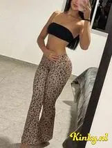 violet-erotische-massage-via-kinky-697a330fbaaf3f00136bf47a