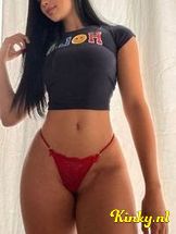 violet-erotische-massage-via-kinky-697b679511aba90014035899