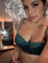 Samantha - Colombian big buttie woman