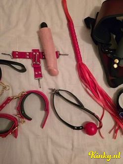 misstres-alyna-bdsm-via-kinky-6967f23295d4d60013673a1f