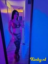 misstres-alyna-bdsm-via-kinky-6967f2301b1ae90013d07d7c